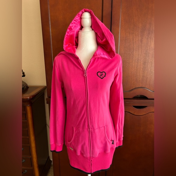 Luxirie by LRG Long Fuschia Hoodie - Picture 1 of 6